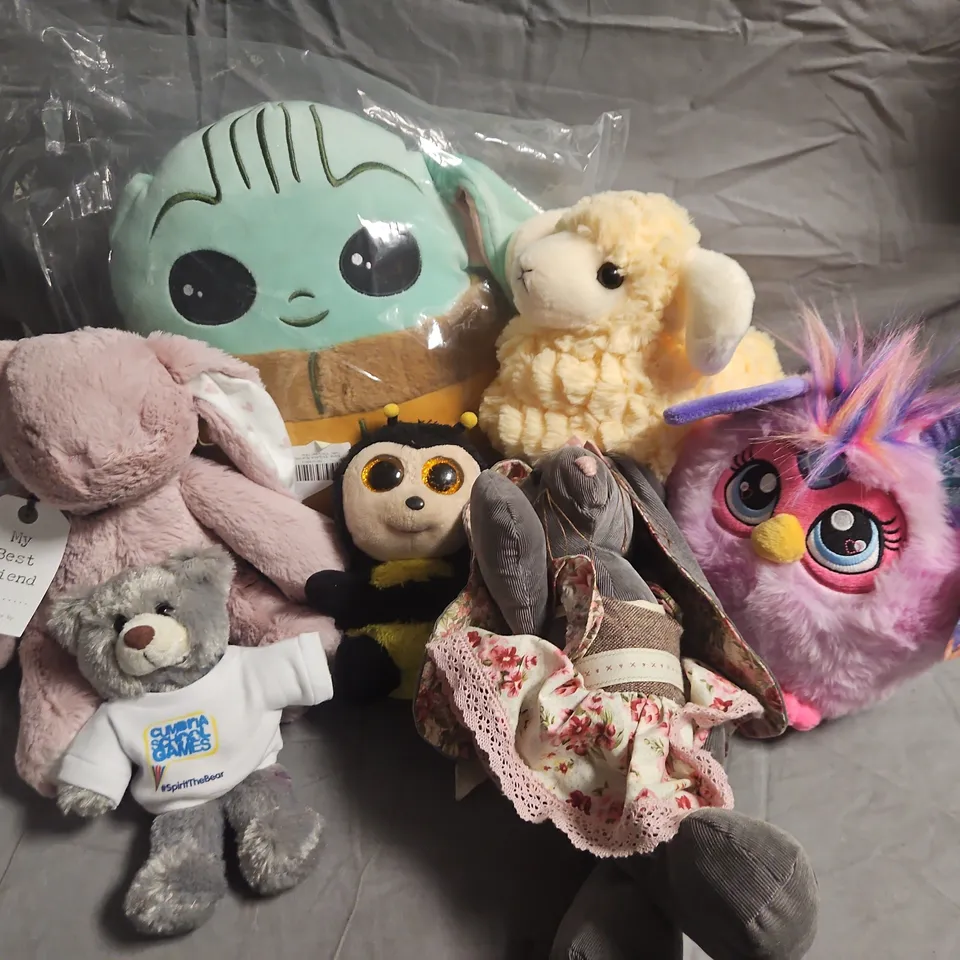 LOT OF 12 ASSORTED PLUSHIES TO INCLUDE FURBY AND BABY YODA