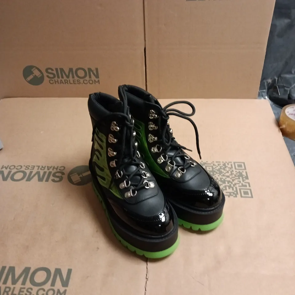 KOI CHA CHA CHA HOLOGRAM FLAME BOOTS – HELIOS GREEN PU, UK 3