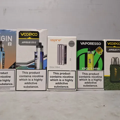 BOX OF APPROXIMATELY 18 ASSORTED E-CIGARETTES TO INCLUDE - VOOPOO , VAPORESSO , ASPIRE ETC