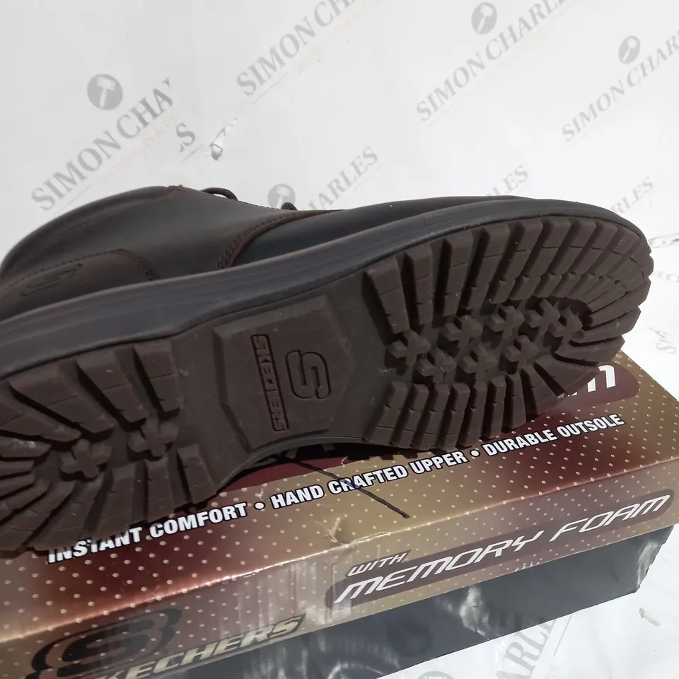 BOXED PAIR OF SKECHERS LEATHER BOOTS IN CHOCOLATE SIZE 10