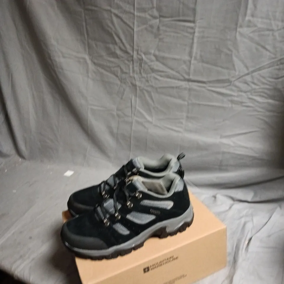 MOUNTAIN WAREHOUSE VOYAGE WATERPROOF WALKING SHOES – JET BLACK, UK 11