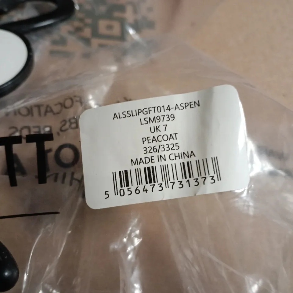 LYLE & SCOTT ASPEN PEACOAT SLIPPERS – NAVY, UK7