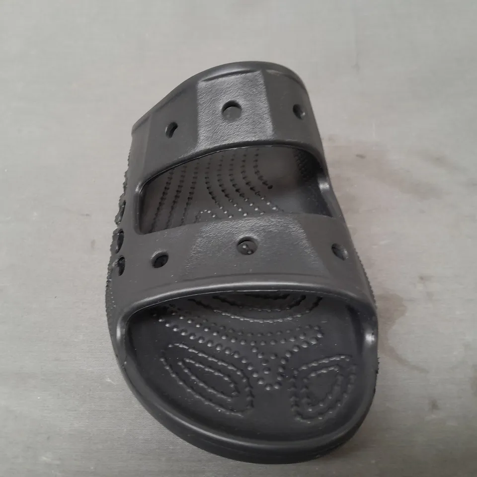 PAIR OF CROCS BAYA SANDALS IN BLACK UK SIZE M5/W6