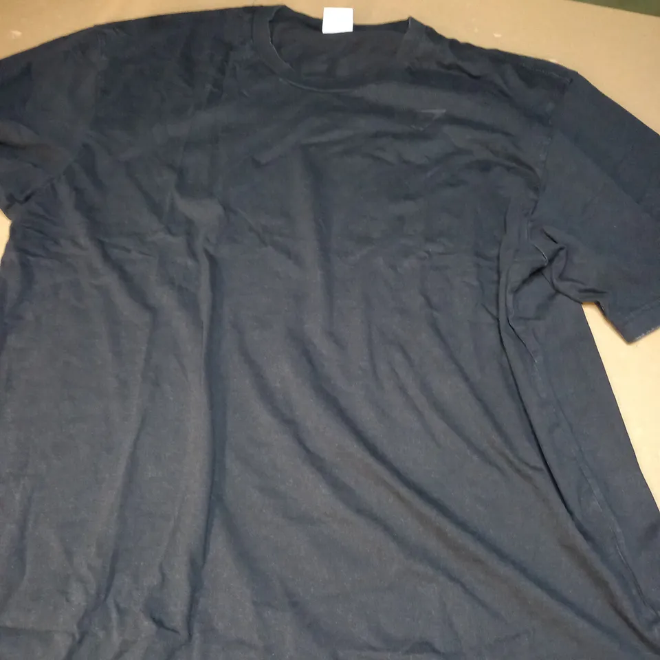 GYMSHARK CREWNECK T-SHIRT IN BLACK