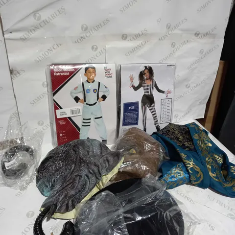 LOT OF APPROXIMATELY 5 FANCY DRESS ITEMS TO INCLUDE COSTUMES, MASKS AND FANCY DRESS ACCESSORIES