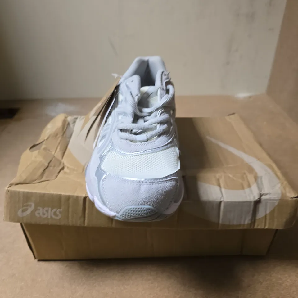 ASICS GEL-NYC GREY/WHITE TRAINERS – UK 8.5