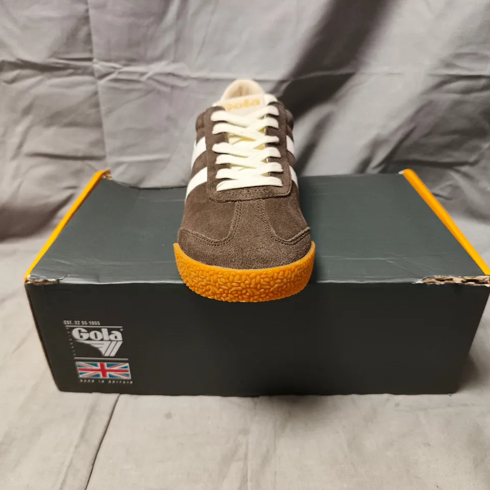 BOXED PAIR OF GOLA WOMEN'S ELAN TRAINERS IN MOCHA/WHITE SIZE UK 6