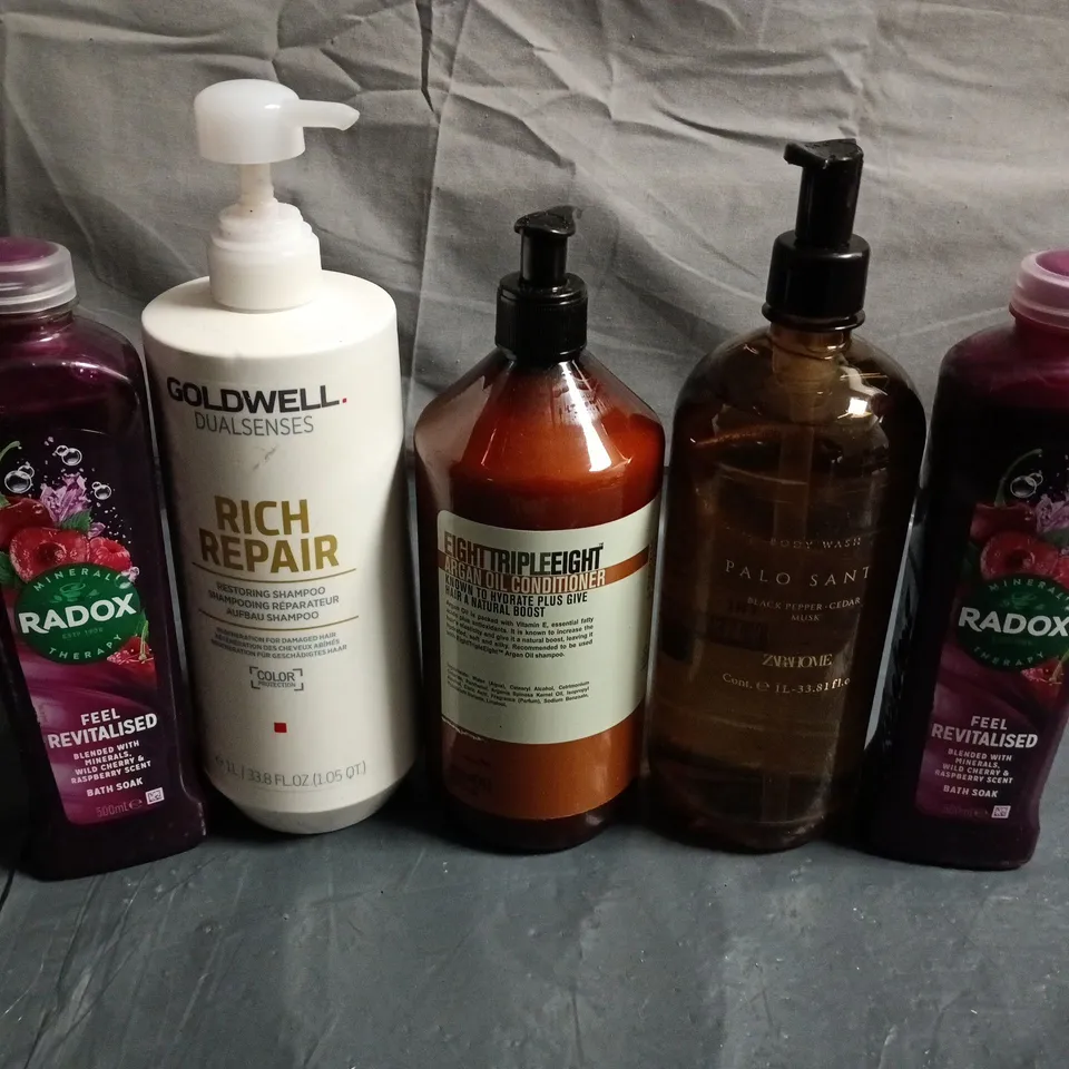 APPROXIMATELY 15 ASSORTED HEALTH & BEAUTY PRODUCTS TO INCLUDE SHAMPOOS, BODY WASH AND ARGAN OIL