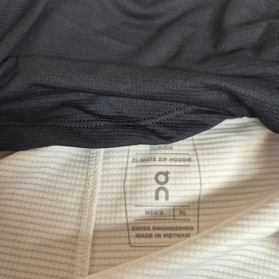 ON CLOUDS CLIMATE ZIP HOODIE – MEN'S XL