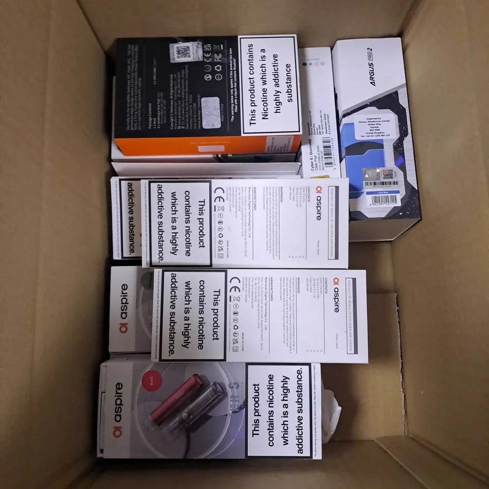 APPROXIMATELY 20 VAPES & E-CIGARETTES TO INCLUDE GEEK VAPE Z, ASPIRE CYBER S, VOOPOO ARGUS PRO 2, ETC