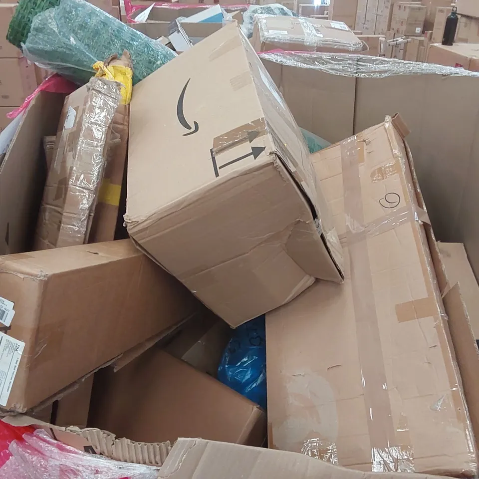 PALLET OF ASSORTED ITEMS INCLUDING: INDOOR INSECT KILLER, MULTIFUNCTIONAL FITNESS BOARD, LED CEILING LAMP, YOGA MAT, RUG ECT