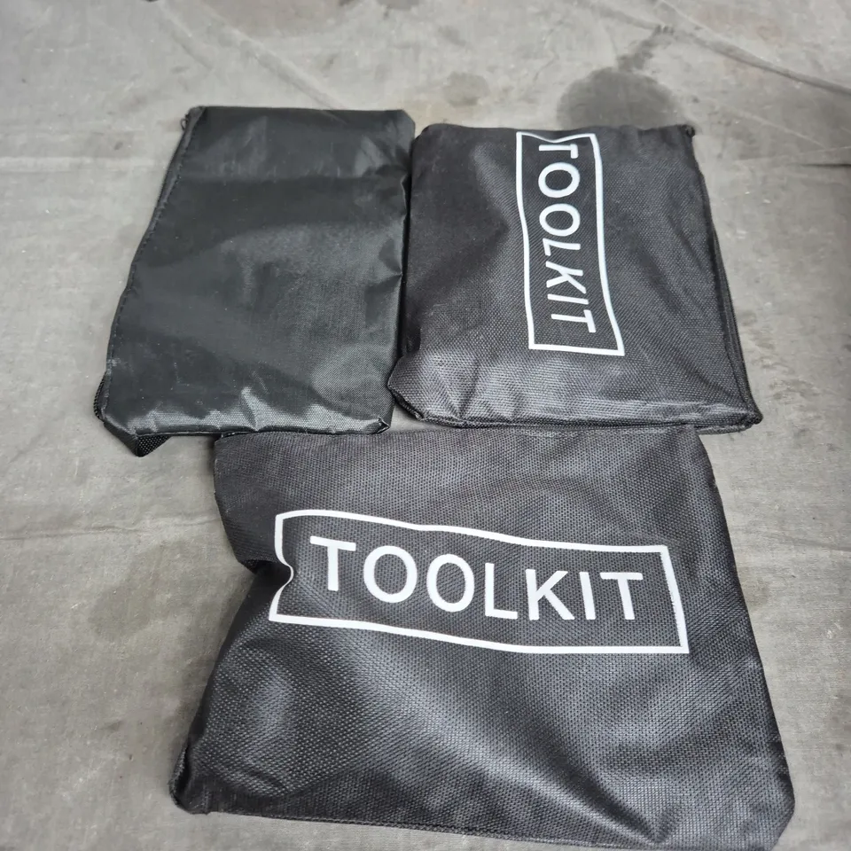 TOTE OF APPROXIMATELY. 10 ASSORTED CAR ITEMS TO INCLUDE  TOOL KITS , AND A CAR PLAY SCREEN 
