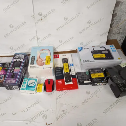 LOT OF APPROXIMATELY 5 ASSORTED ELECTRICAL ITEMS TO INCLUDE STATUS REMOTE CONTROLLED LED, WIRELESS JUICEDISCO MICROPHONE, AND PORTABLE RADIO ETC.