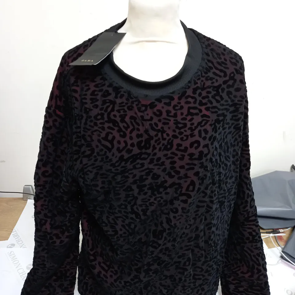 ZARA LEOPARD PRINT JUMPER - SIZE MEDIUM 