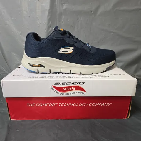 SKECHERS ARCH FIT MENS TRAINERS - NAVY - SIZE 11