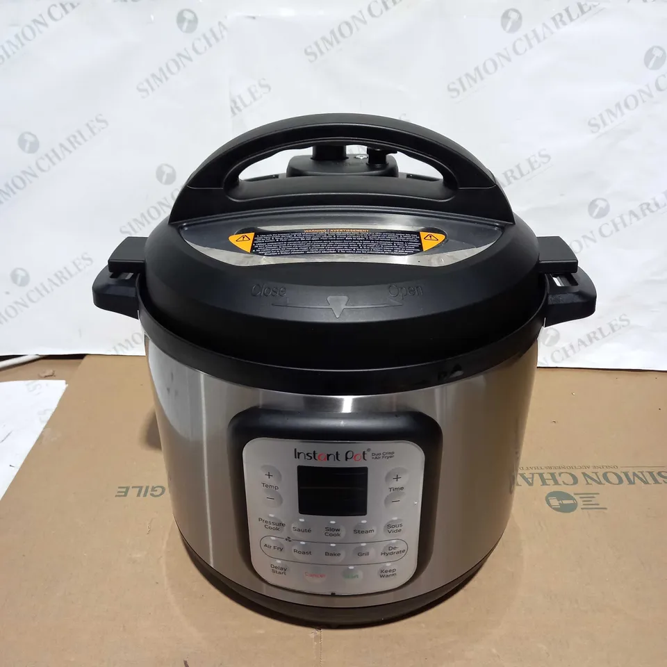 INSTANT POT DUO CRISP + AIR FRYER 