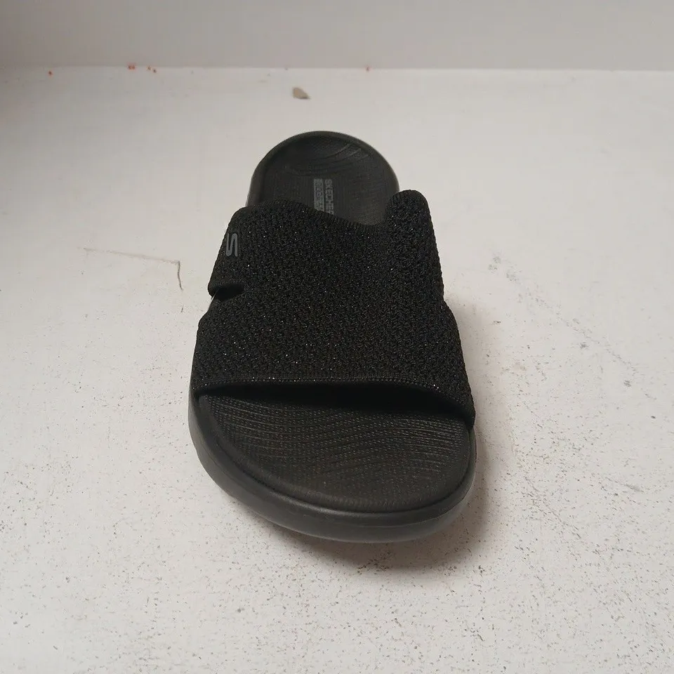 PAIR OF SKECHERS OPEN TOE SLIP-IN SANDALS IN BLACK SIZE UK 5
