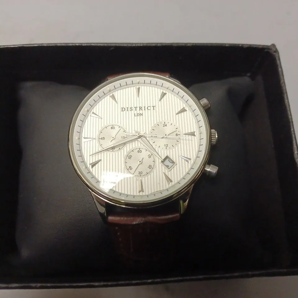 BOXED DISTRICT LDN WHITE FACE WITH LEATHER STRAP 