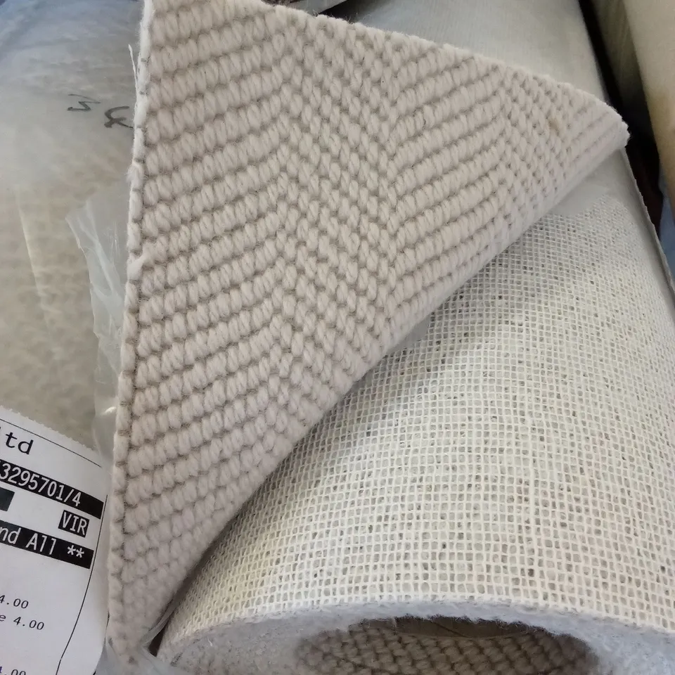 ROLL OF QUALITY DECO FLATWEAVE HERRINGBONE HARE AB CARPET // APPROX SIZE: 3.7 x 4m