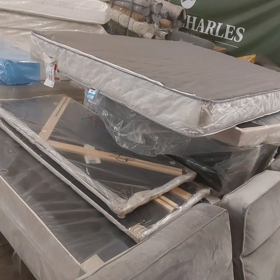 PALLET CONTAINING APPROXIMATELY 3x DIVAN BASE PARTS, 3x HEADBOARDS, 1x MATTRESS 
