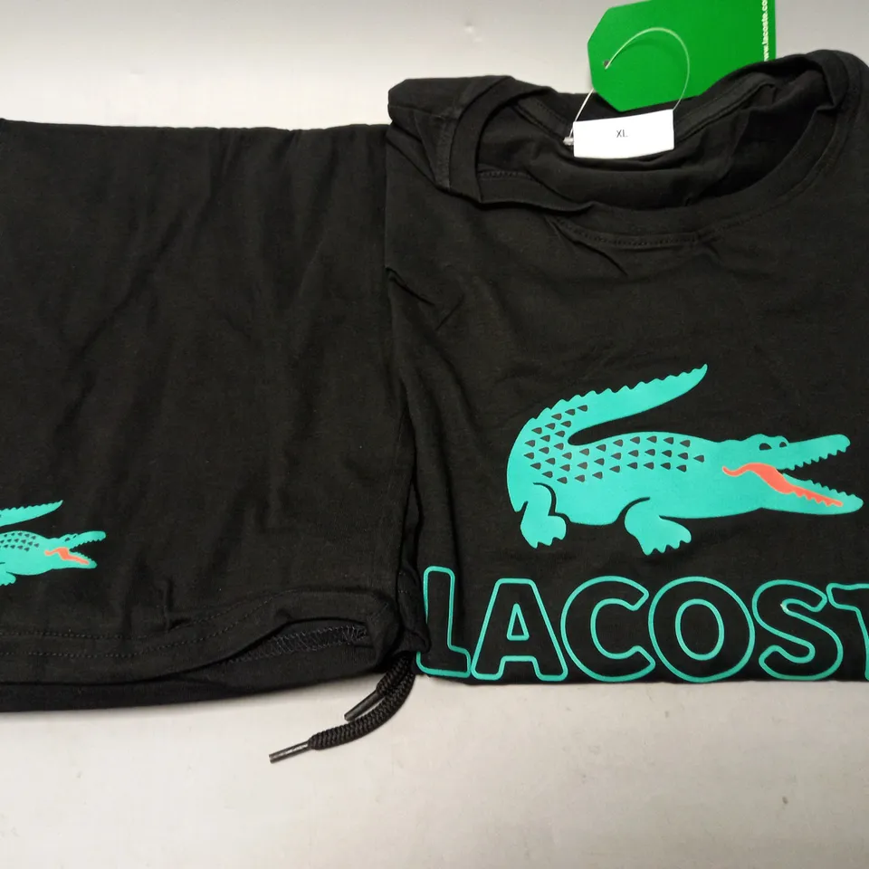 LACOSTE T-SHIRT & SHORTS SET IN BLACK - XL
