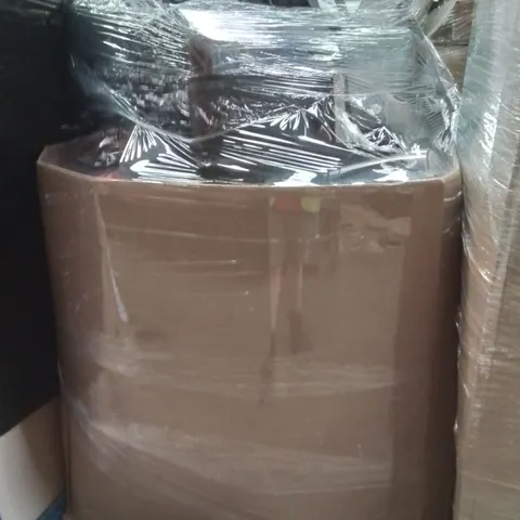 PALLET CONTAINING A LARGE QUANTITY OF KITCHEN APPLIANCES SUCH AS KETTLE,TOASTER,AIRFRYER