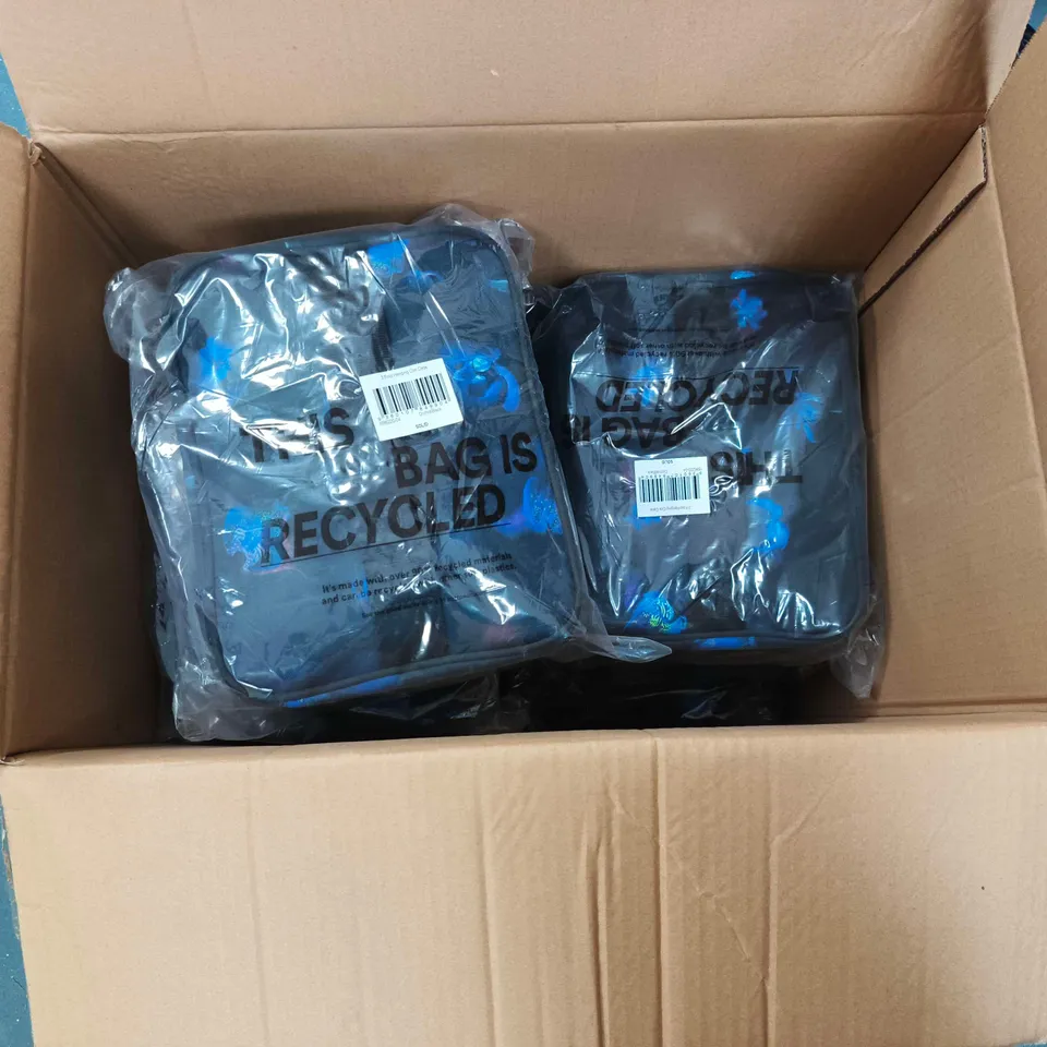 BOX OF 8 X 3 FOLD HANGING COS CASE