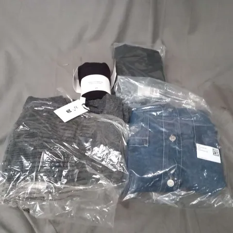 FOUR ITEMS OF ASSORTED H&M CLOTHING TO INCLUDE; MAMA LEGGINGS FLEECE INSIDE EUR M, MAMA GREY JUMPER EUR L, BLACK MATERNITY PANTS EUR M AND DENIM EUR S 