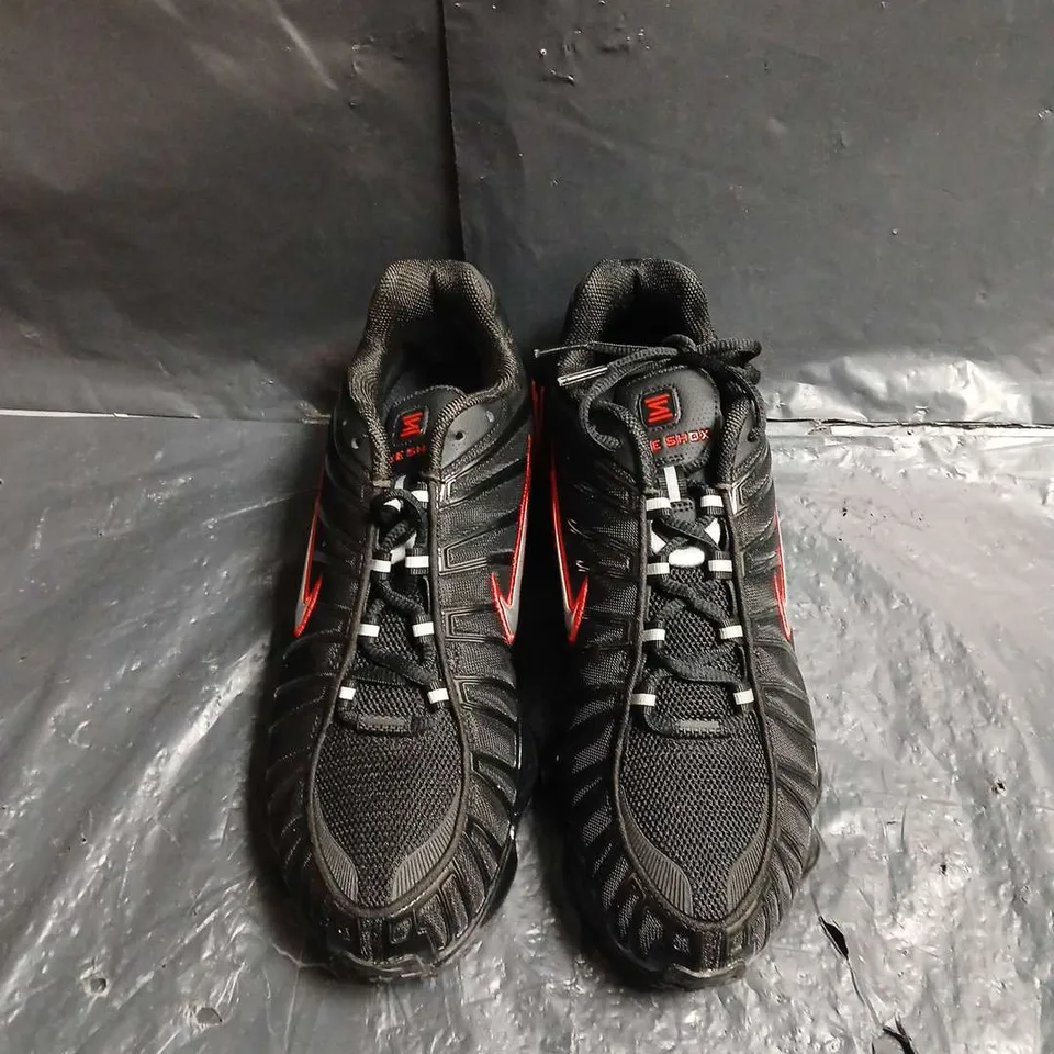BOXED PAIR OF NIKE SHOX TL TRAINERS - UK SIZE 9