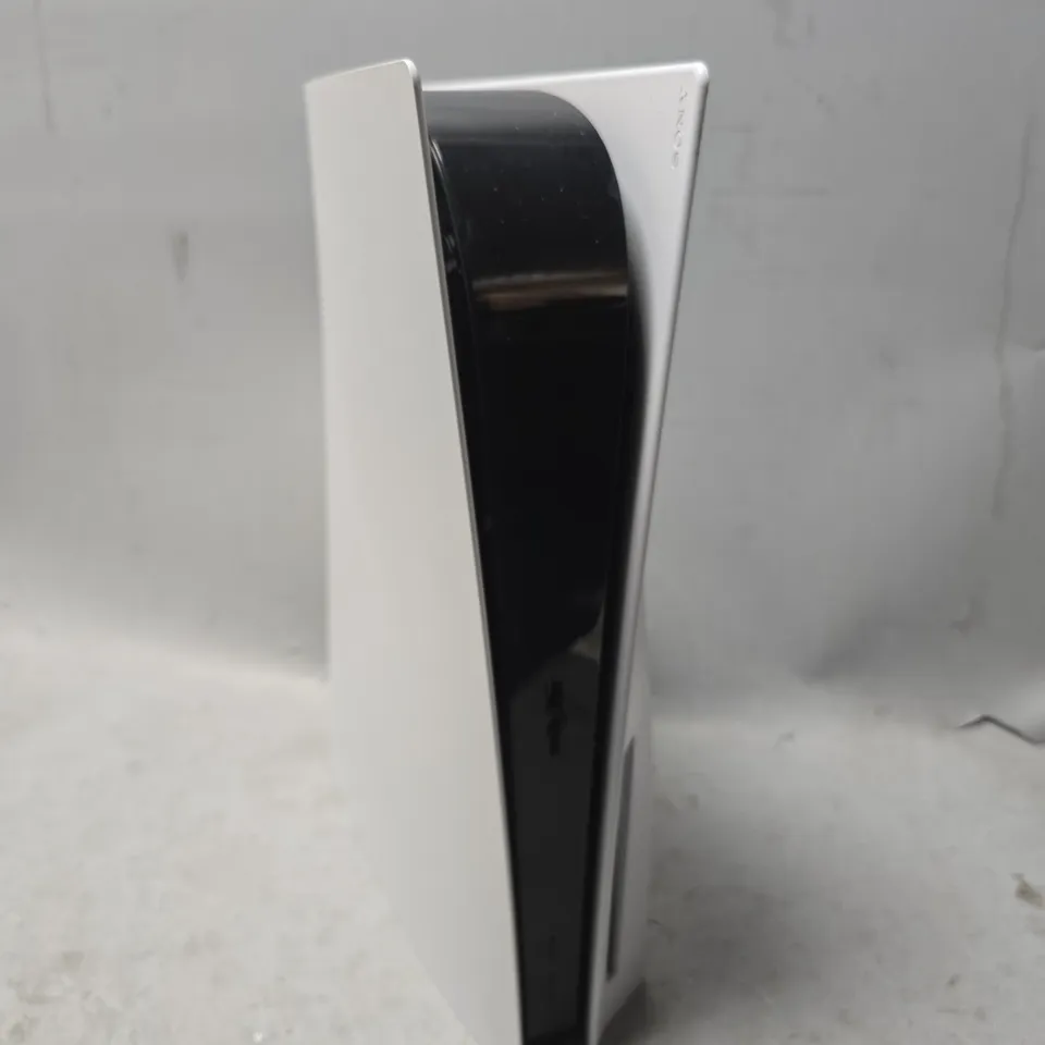 SONY PLAYSTATION 5 WITH DISC TRAY
