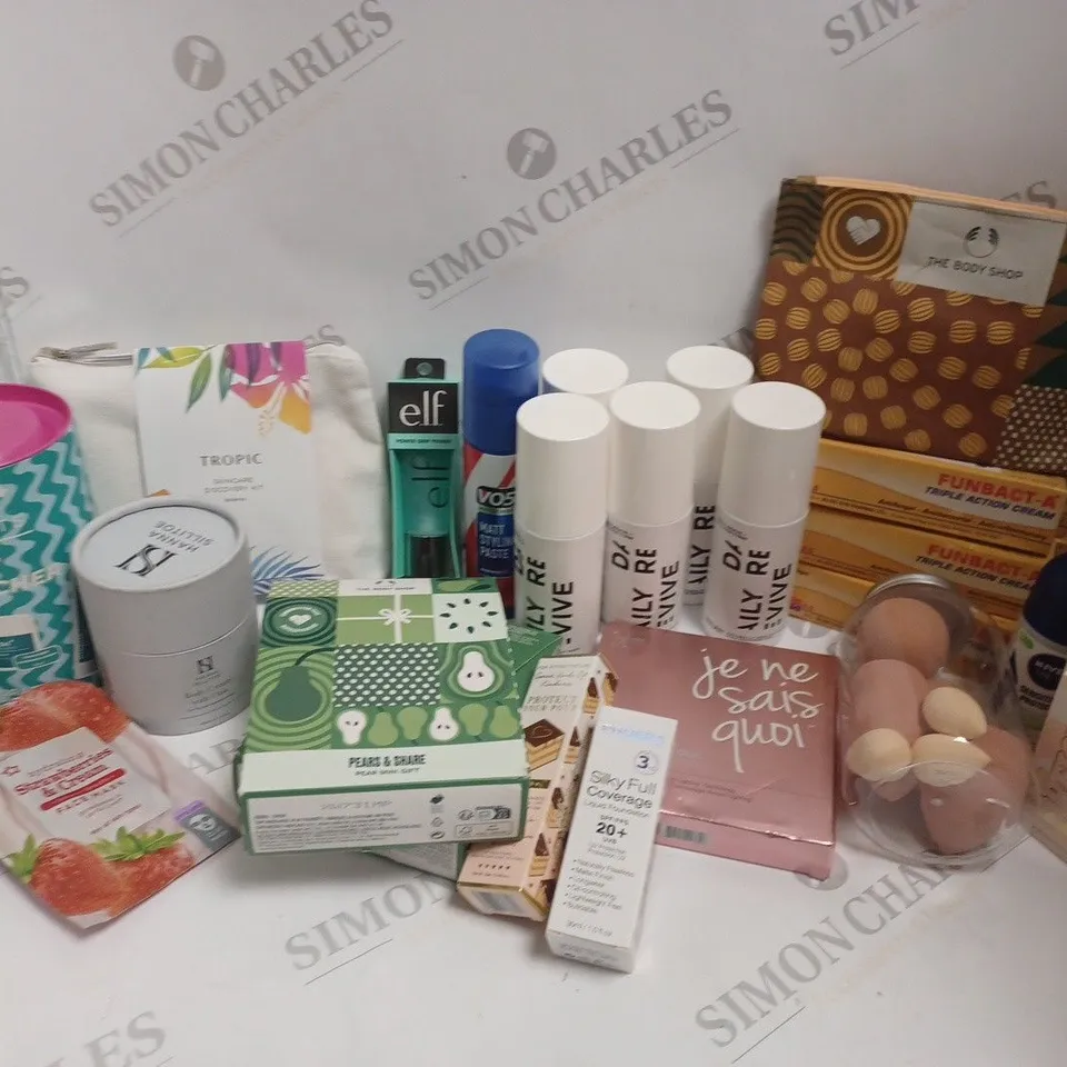 APPROXIMATELY 20 ASSORTED HEALTH AND BEAUTY ITEMS INCLUDING FRESH ELEMENTS HYDRATE SET, THE BODY SHOP, UKLASH SERUM