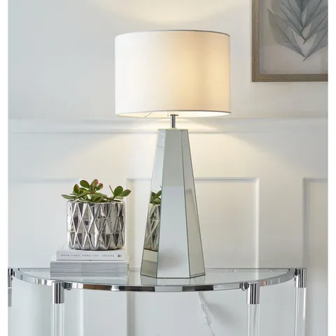 COLETTE TABLE LAMP