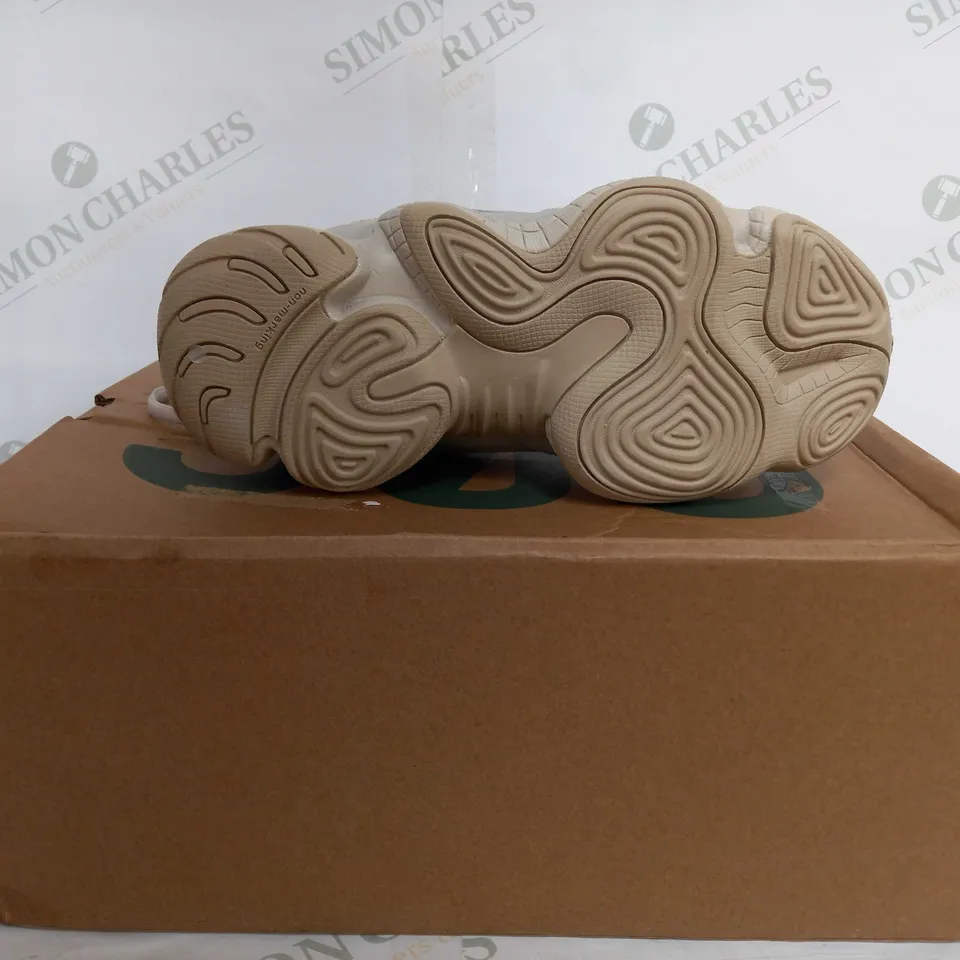 ADIDAS YEEZY 500 WOMENS - UK 4