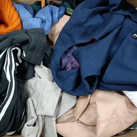 APPROXIMATELY 30 ASSORTED CLOTHING ITEMS IN VARIOUS SIZES, STYLES & COLOURS TO INCLUDE BRANDS SUCH AS KASPER, ADIDAS, PRIMARK, ETC - COLLECTION ONLY