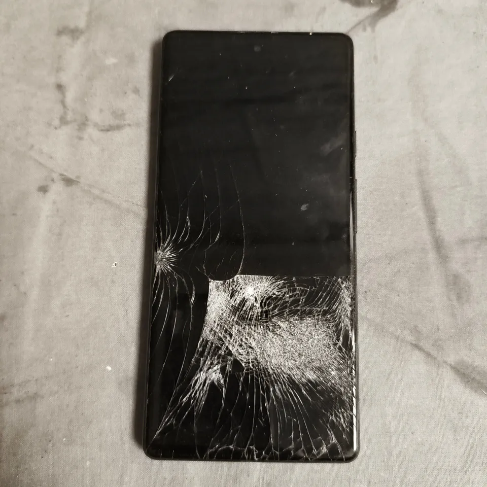 GOOGLE PIXEL 6A MOBILE PHONE IN GREY