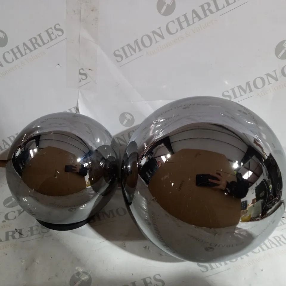 BOXED KELLY HOPPEN SET OF 2 INDOOR OUTDOOR PRELIT GLASS DECOR, REFLECTIVE ORBS - COLLECTION ONLY