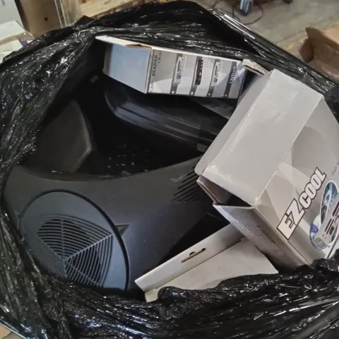 PALLET OF ASSORTED ELECTRONICS INCLUDING POLAROID DIGITAL CAMERA, PROJECTOR, MOUSE AND KEYBOARDS, EZCOOL ALL IN 1 CARD READERS, POLYCOM CONFERENCE PHONE
