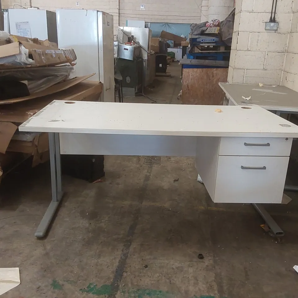 WHITE OFFICE DESK WITH INTEGRATED RIGHT-HAND TWO-DRAWER PEDESTAL