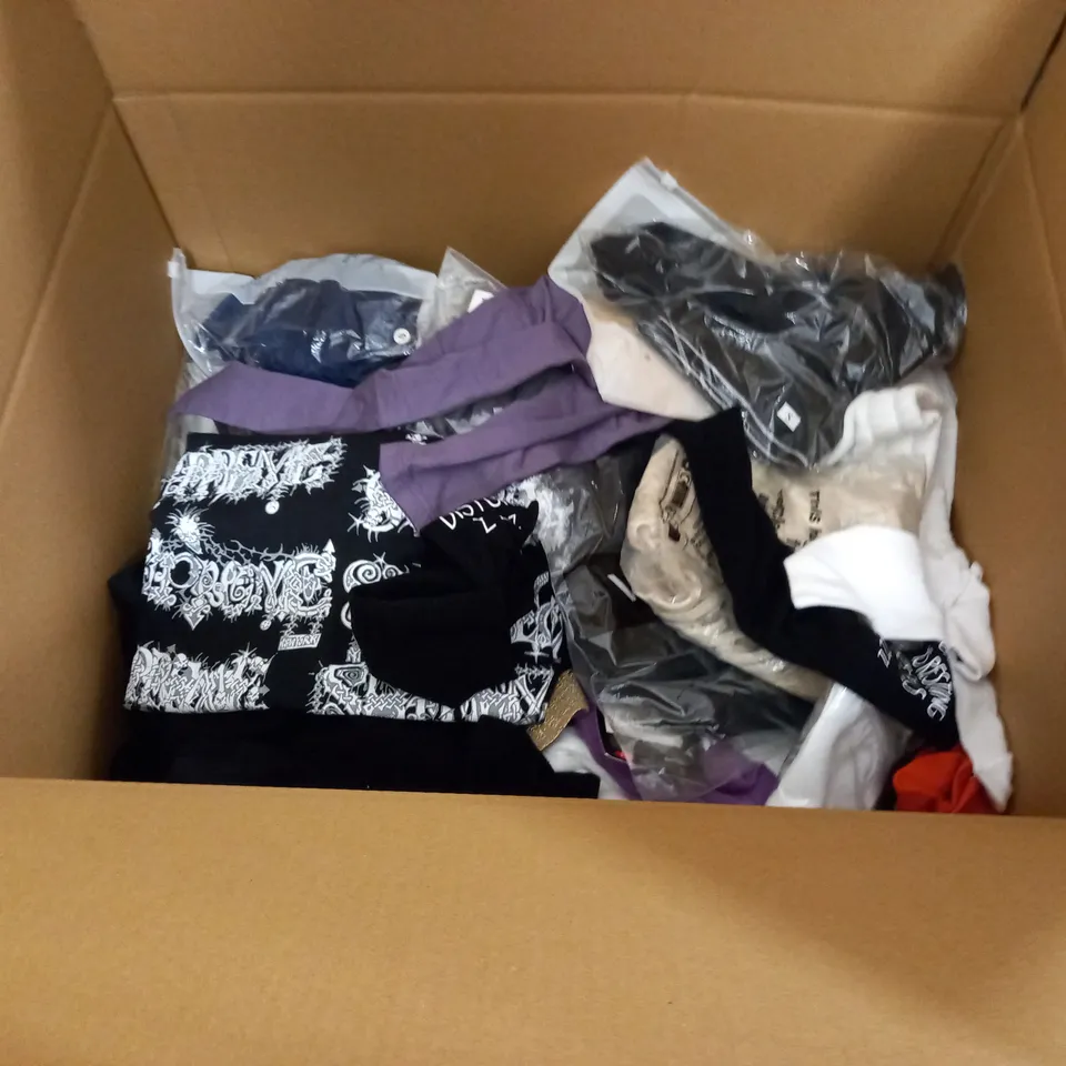 LARGE QUANTITY OF ASSORTED CLOTHING ITEMS TO INCLUDE M&S AND PREMIER