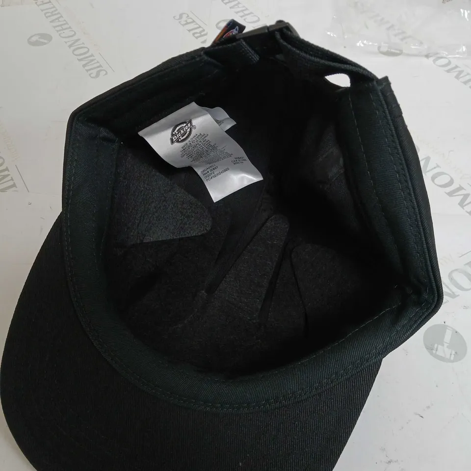 DICKIES HAT IN BLACK - ONE SIZE 