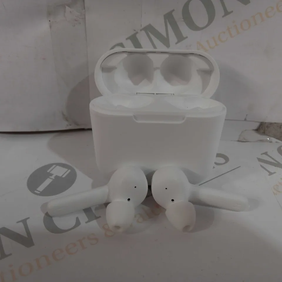BOXED NOISE CANCELLING WIRELESS EARBUDS - WHITE