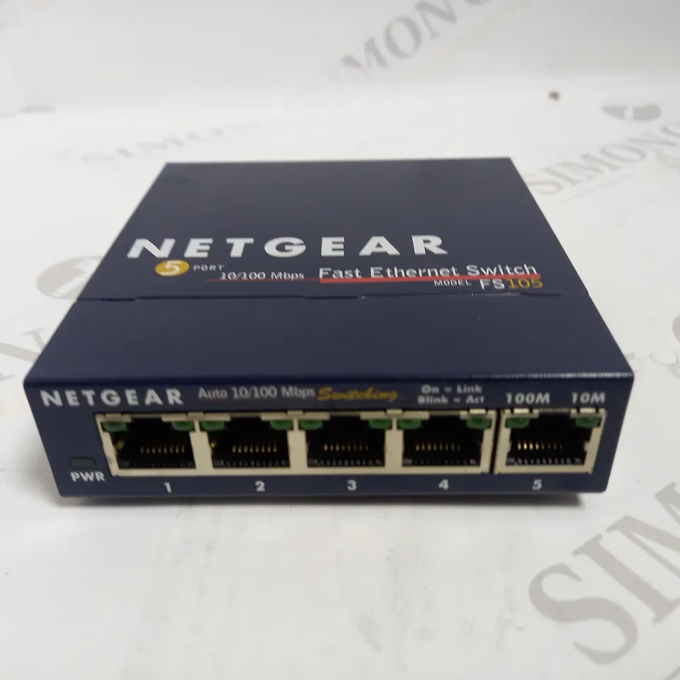 NETGEAR 10/100 MBPS FAST ETHERNET SWITCH