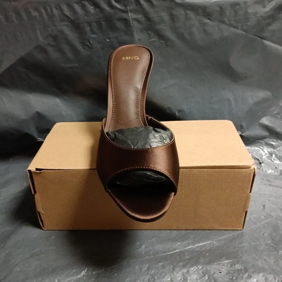 BOXED PAIR OF MANGO PEEP TOE STILETTO HEEL SANDALS IN CHOCOLATE SIZE EU 38