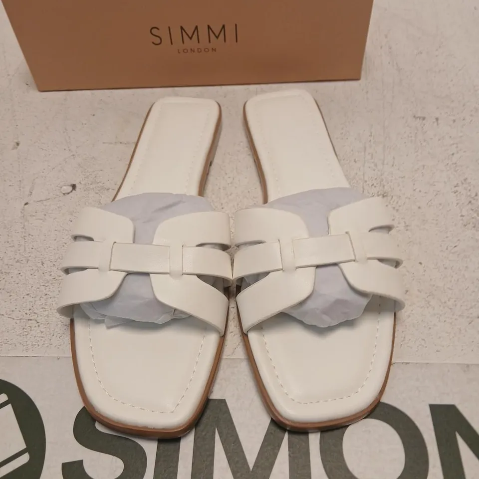 SIMMI LONDON WHITE PU SANDALS – WOMEN'S, UK 8