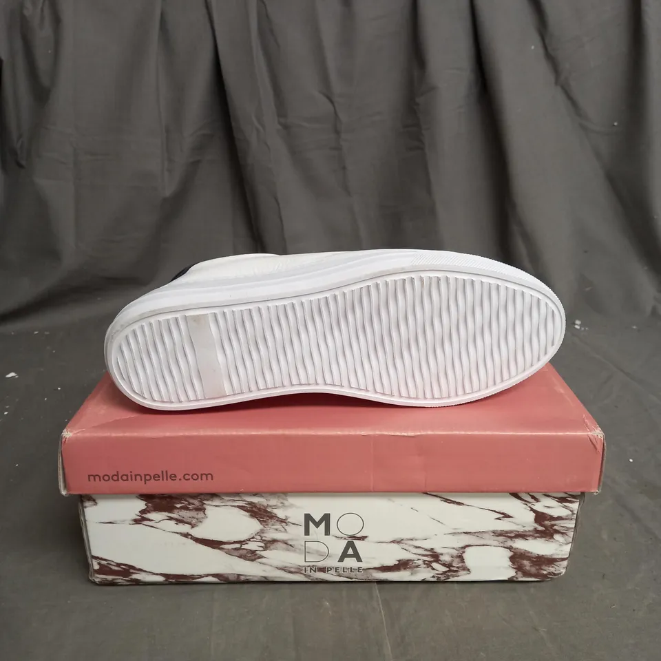 MODA IN PELLE SLIP ON TRAINERS IN WHITE SIZE 5