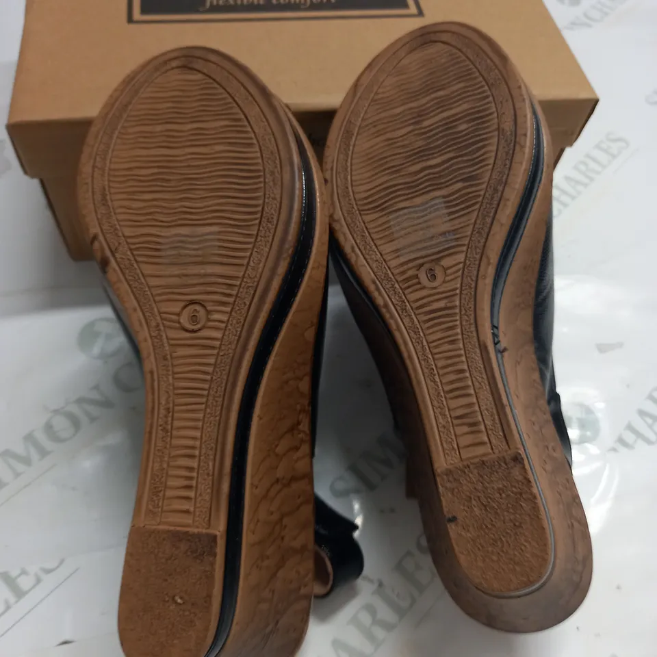 BOXED PAIR OF CUSHION WALK BLACK STRAPPY WEDGE HEELED SHOES - SIZE 6