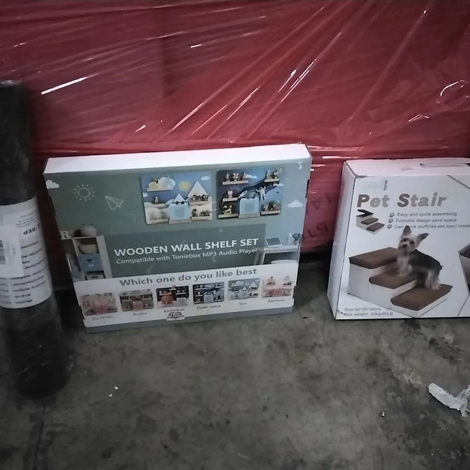 PALLET OF ASSORTED HOUSEHOLD GOODS AND PRODUCTS TO INCLUDE;PET STAIRS,WOODEN WALL SHELF SET,CHAIR MAT 
