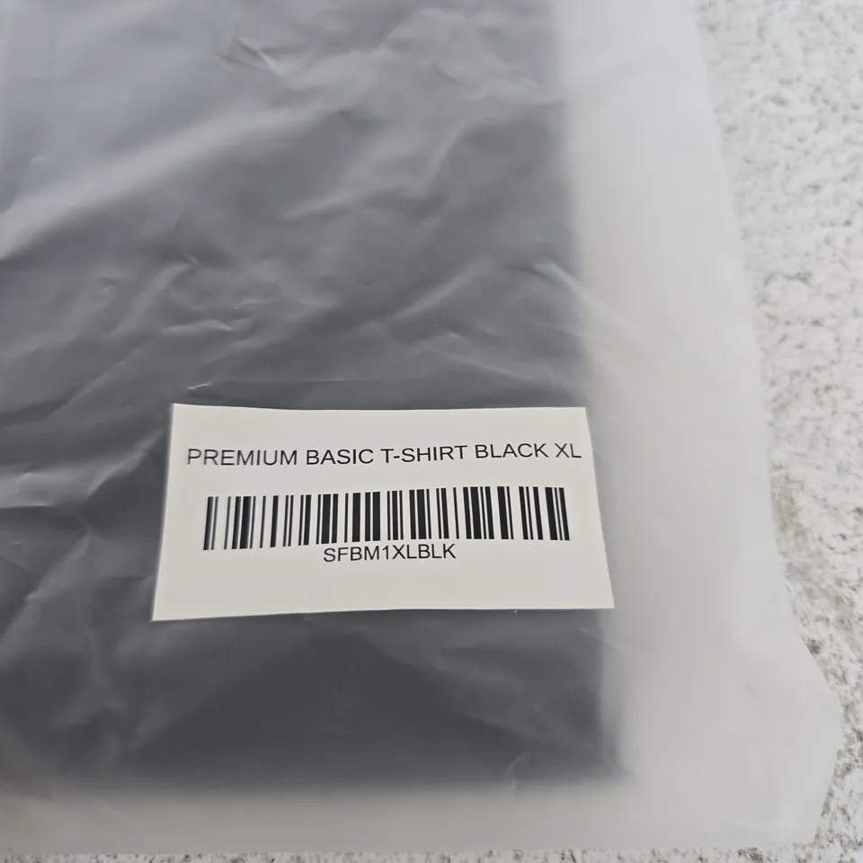 BAGGED LEGENDS PREMIUM BASICS BLACK T-SHIRT - XL