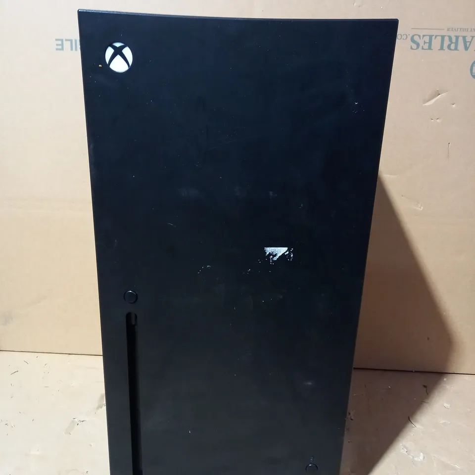 UKONIC XBOX SERIES X REPLICA MINI FRIDGE
