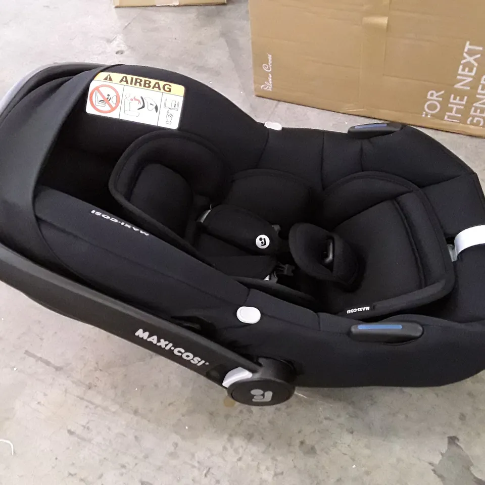 BOXED MAXI-COSI CABRIOFIX I-SIZE 40-75CM INFANT CARRIER